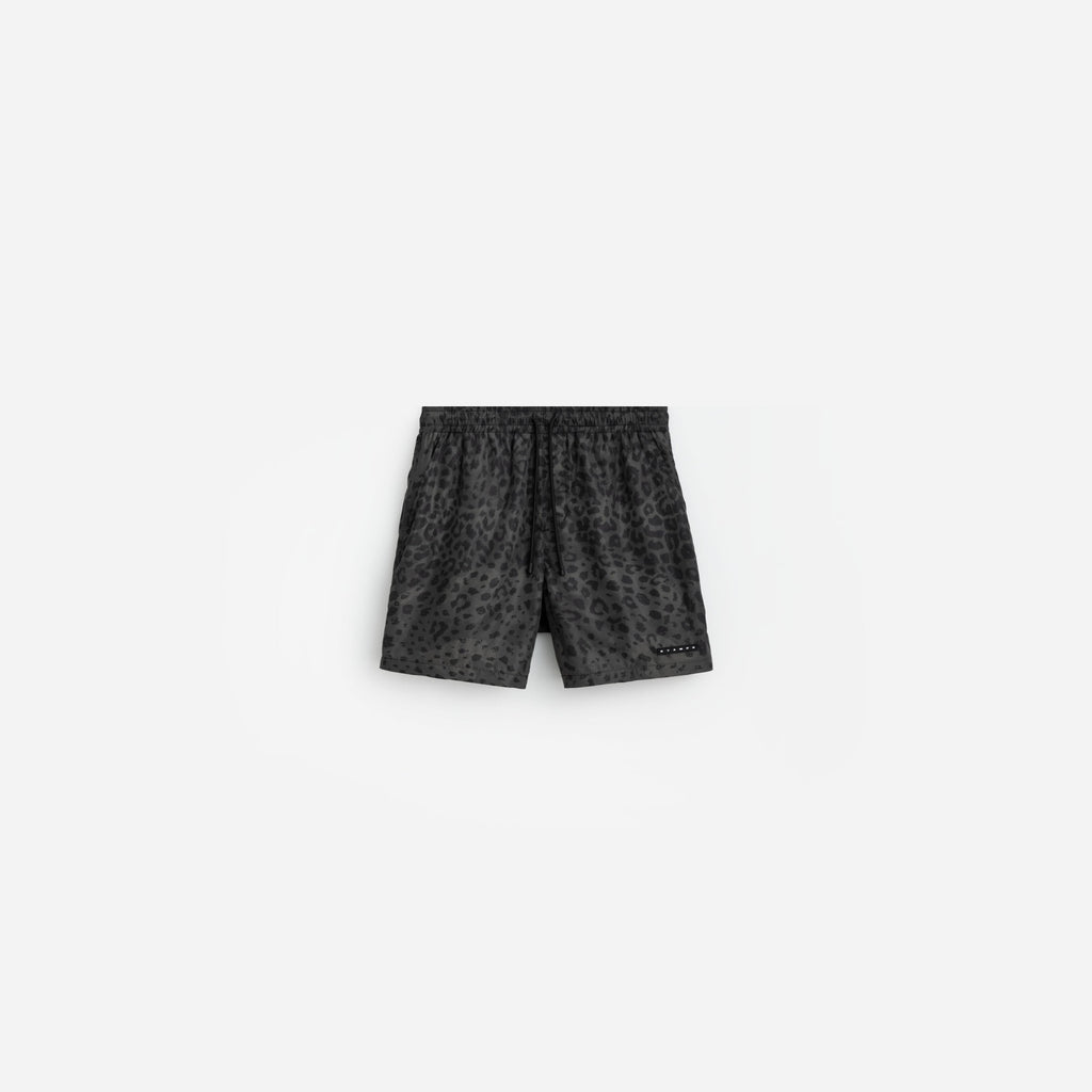 Leopard Trunk